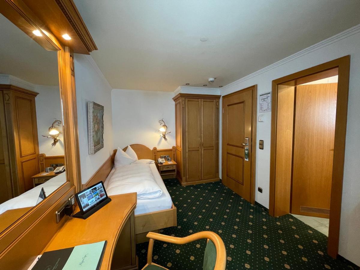 Wohlfuehlhotel Berwanger Hof Obermaiselstein Buitenkant foto