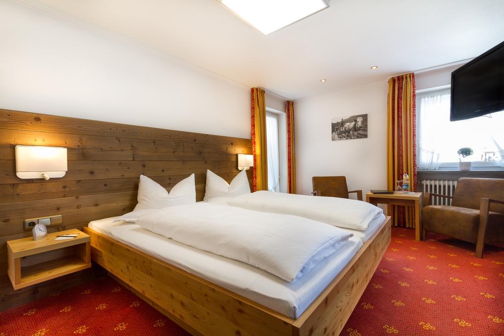 Wohlfuehlhotel Berwanger Hof Obermaiselstein Buitenkant foto